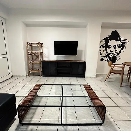 Malibu Deluxe Apartment *